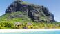 Le Morne - Dinarobin Beachcomber Golf Resort & Spa, Blick vom Meer